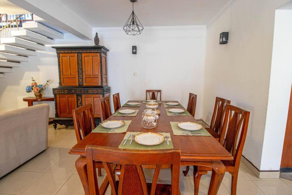 Spacious 4br 4ba Family Wt Balcony & Lavish Garden Ratmalana