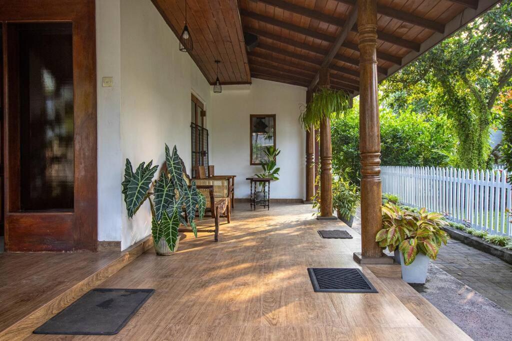 Будинок відпочинку Spacious 4br 4ba Family Wt Balcony & Lavish Garden Ratmalana