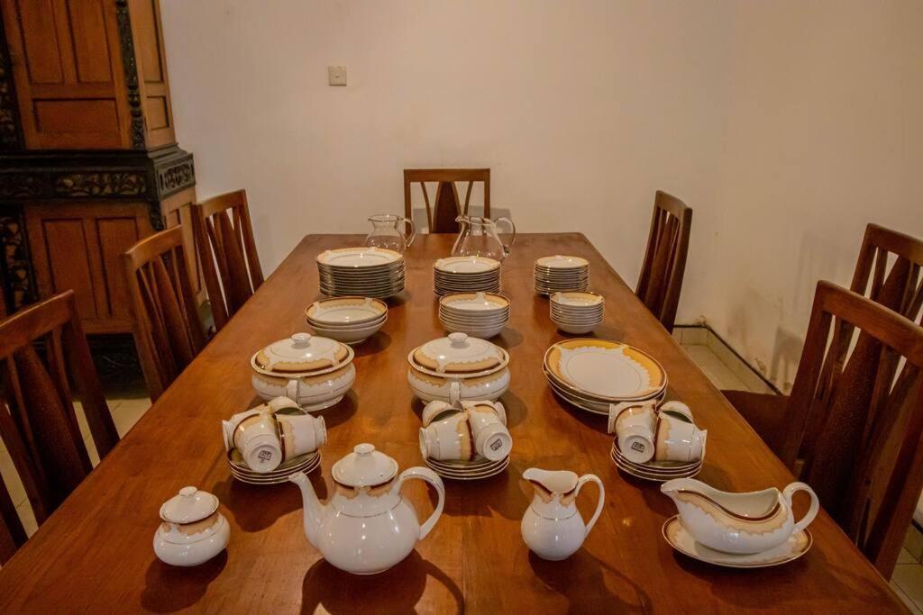 Spacious 4br 4ba Family Wt Balcony & Lavish Garden *