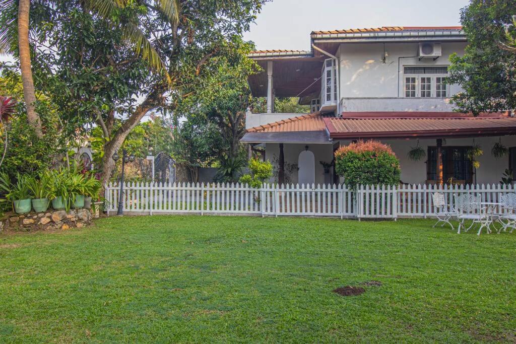 Spacious 4br 4ba Family Wt Balcony & Lavish Garden Ferienhaus *