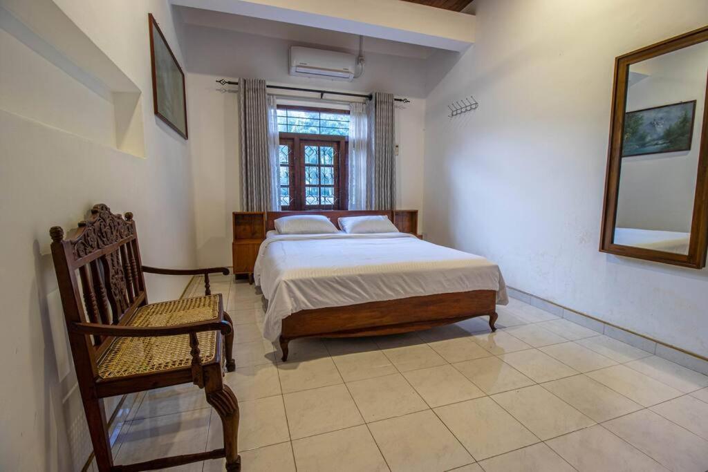 Spacious 4br 4ba Family Wt Balcony & Lavish Garden *