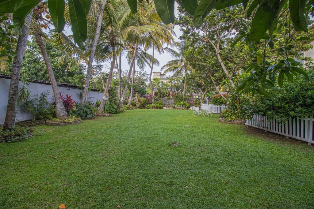 Ferienhaus Spacious 4br 4ba Family Wt Balcony & Lavish Garden
